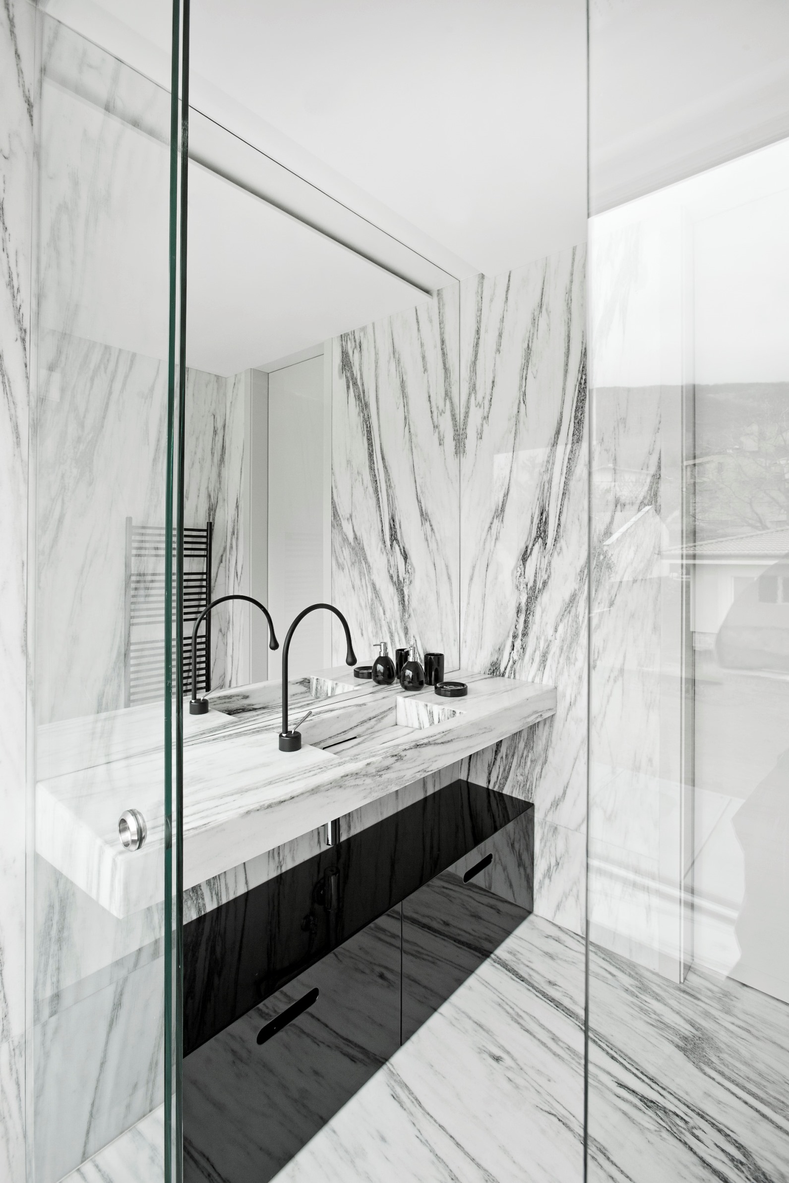 House '13 Bathroom small